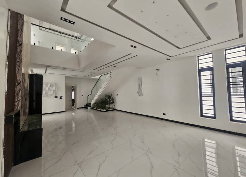 WhatsApp Image 2025-02-14 at 16.12.45 (2)