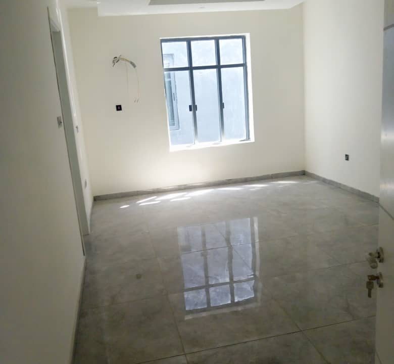 WhatsApp Image 2025-02-19 at 00.45.57 (4)