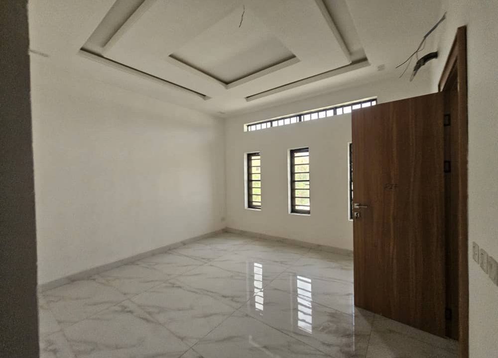 WhatsApp Image 2025-03-18 at 00.44.24 (2)