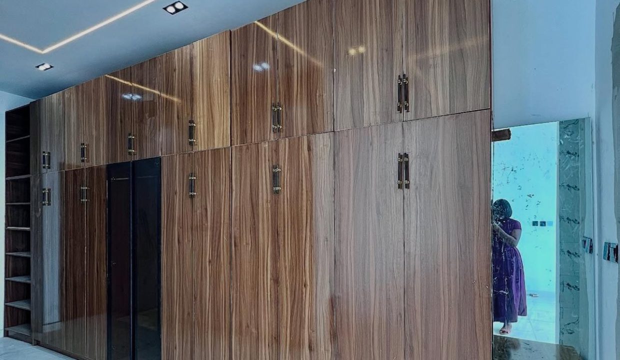 WhatsApp Image 2025-08-13 at 18.37.53 (1)