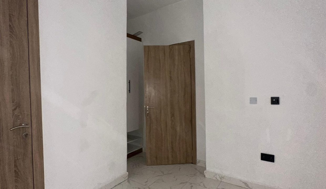 WhatsApp Image 2025-09-18 at 22.27.22 (2)