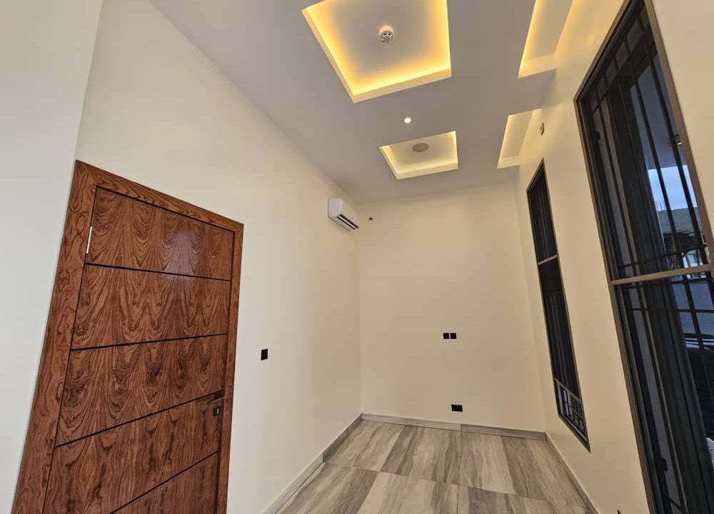 WhatsApp Image 2025-10-16 at 20.38.43